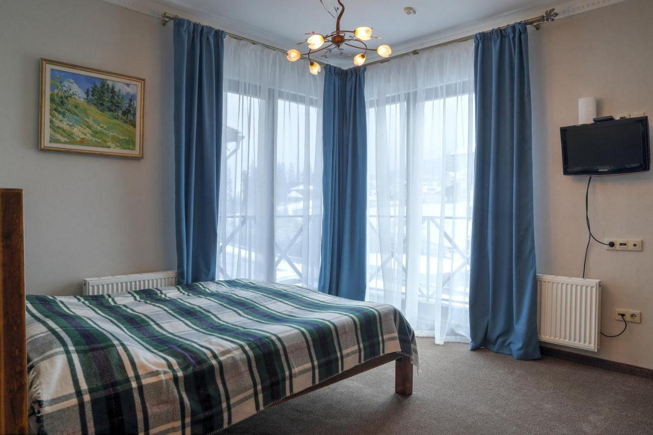 Iris Hotel บูโคเวล ภายนอก รูปภาพ