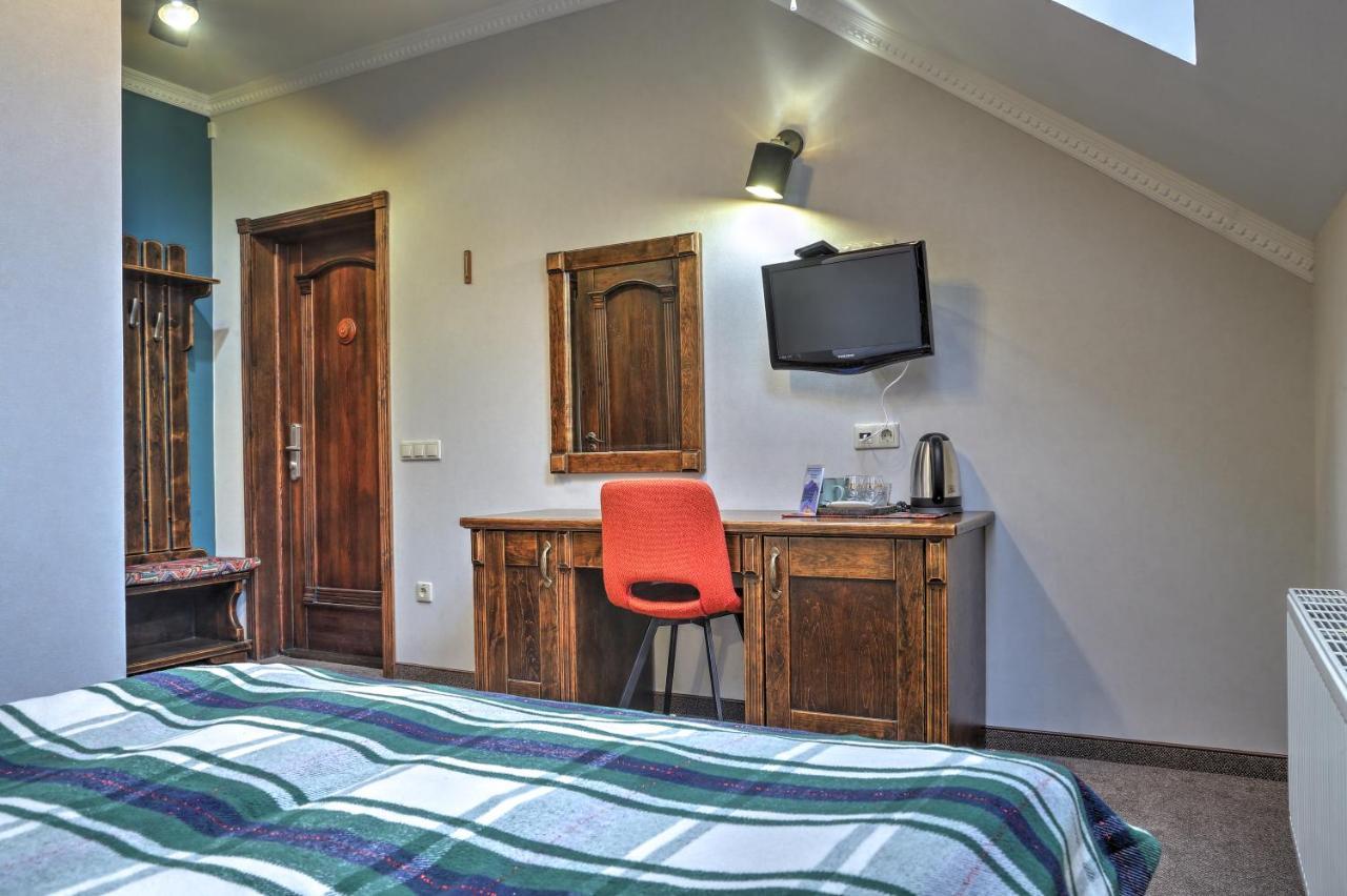 Iris Hotel บูโคเวล ภายนอก รูปภาพ
